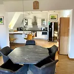 Luxus Penthouse 100qm Mit Sauna, Whirlpool, Terrasse, Garage, Ruhig Und Zentral