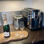 Luxus Penthouse 100qm Mit Sauna, Whirlpool, Terrasse, Garage, Ruhig Und Zentral Apartmán *