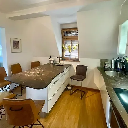Appartement Luxus Penthouse 100qm Mit Sauna, Whirlpool, Terrasse, Garage, Ruhig Und Zentral