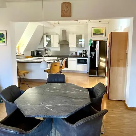 Luxus Penthouse 100qm Mit Sauna, Whirlpool, Terrasse, Garage, Ruhig Und Zentral