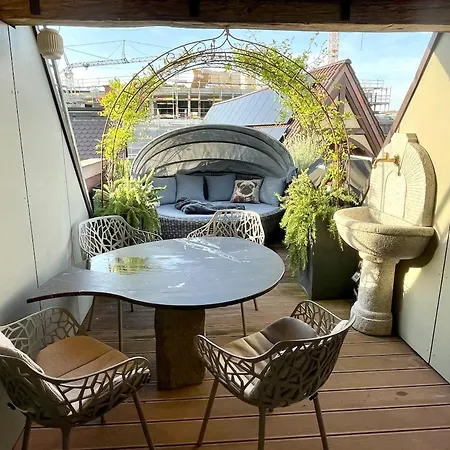 Luxus Penthouse 100qm Mit Sauna, Whirlpool, Terrasse, Garage, Ruhig Und Zentral Appartamento *