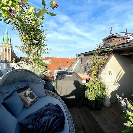 Luxus Penthouse 100qm Mit Sauna, Whirlpool, Terrasse, Garage, Ruhig Und Zentral *