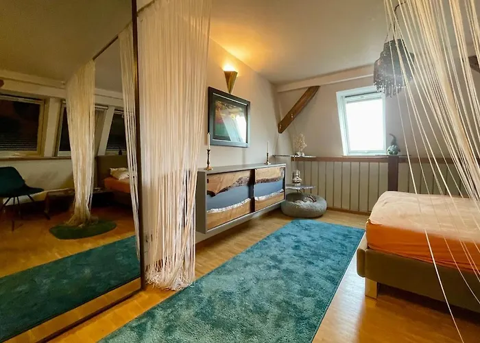 Luxus Penthouse 100qm Mit Sauna, Whirlpool, Terrasse, Garage, Ruhig Und Zentral Appartamento *