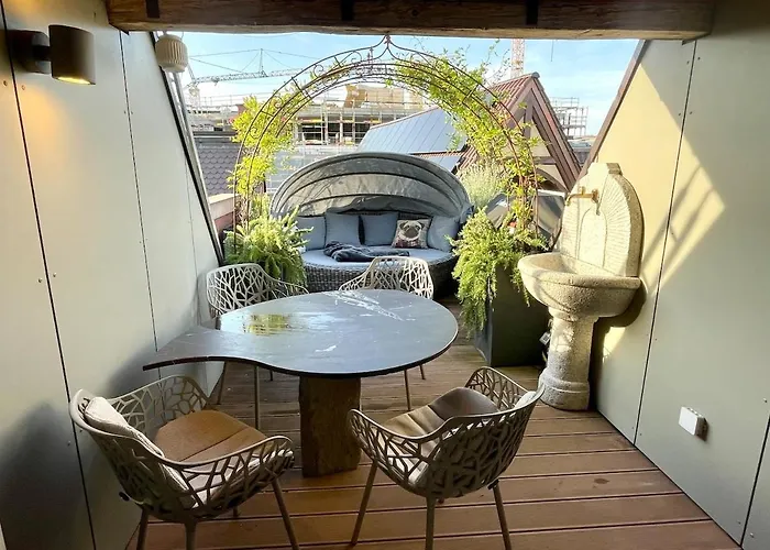 Luxus Penthouse 100qm Mit Sauna, Whirlpool, Terrasse, Garage, Ruhig Und Zentral Appartamento *