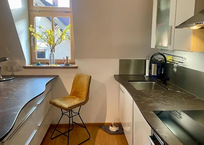 Luxus Penthouse 100qm Mit Sauna, Whirlpool, Terrasse, Garage, Ruhig Und Zentral *