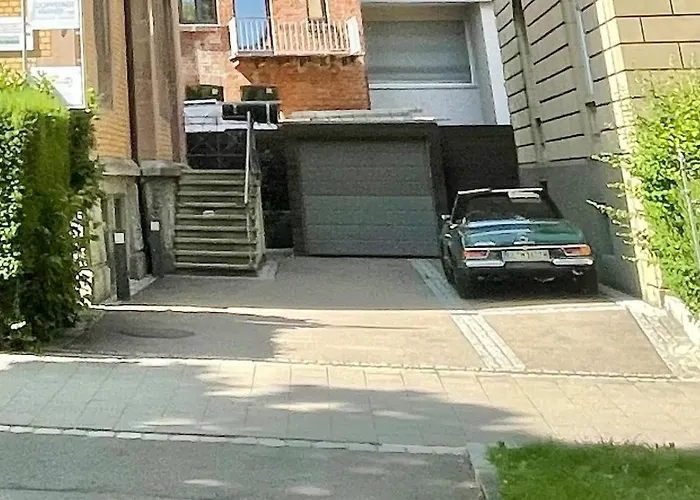 Luxus Penthouse 100qm Mit Sauna, Whirlpool, Terrasse, Garage, Ruhig Und Zentral *